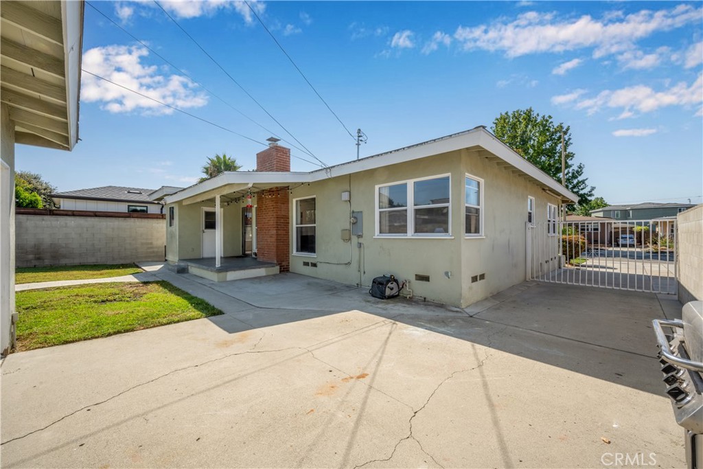 6121 E Huntdale Street