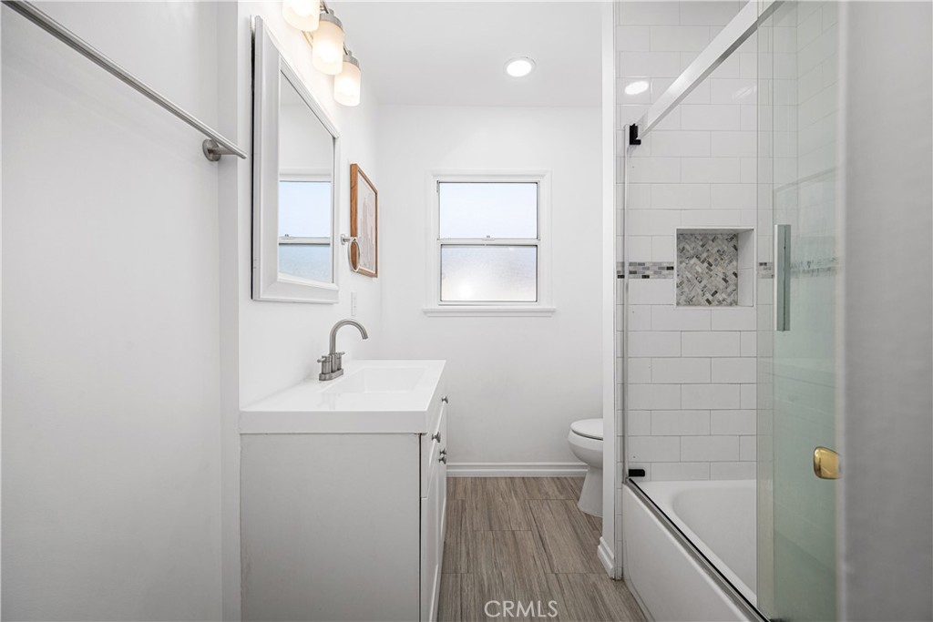 6121 E Huntdale Street