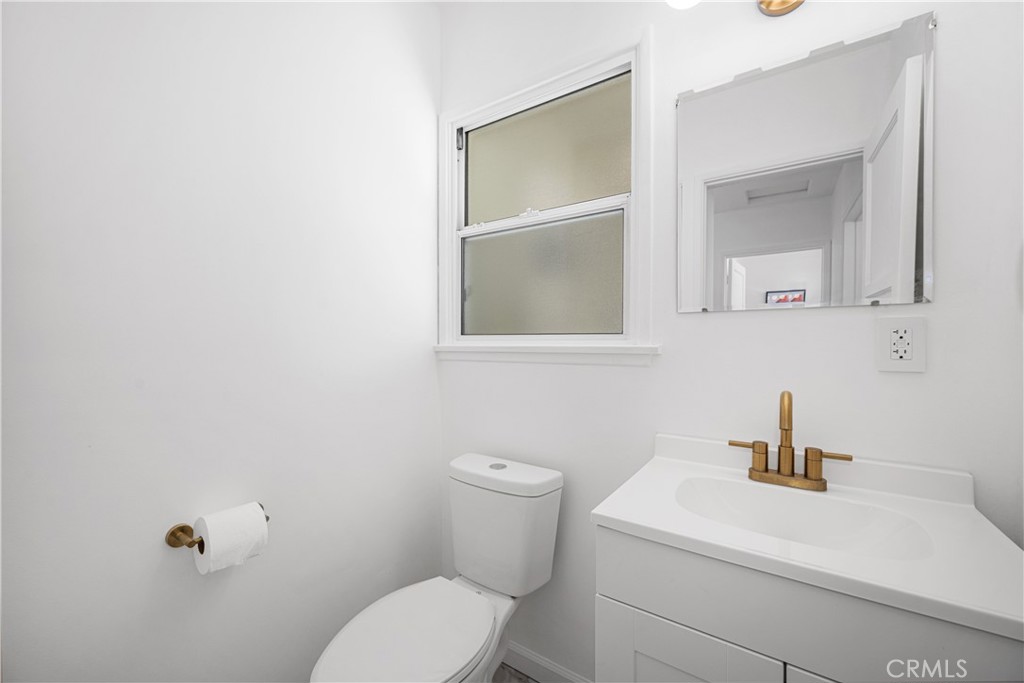 6121 E Huntdale Street