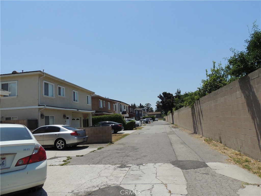 16612 Elmcroft Avenue