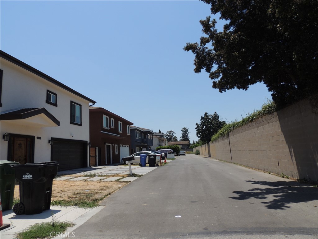 16612 Elmcroft Avenue