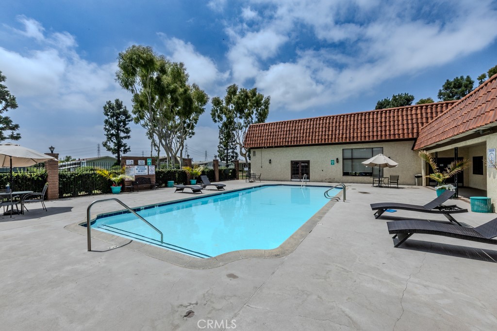 3595 Santa Fe Avenue 278