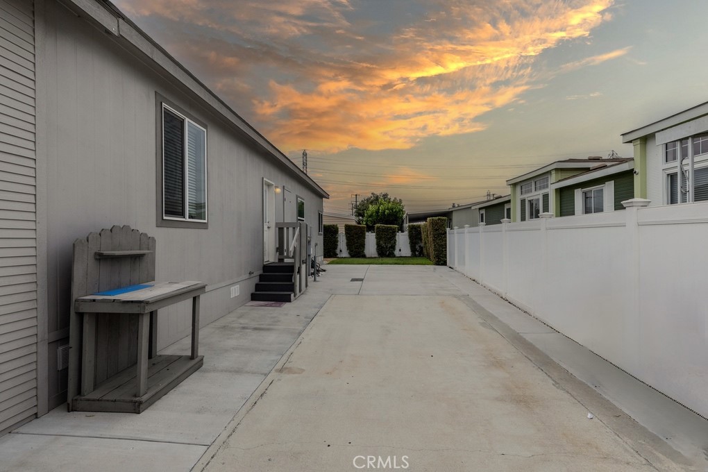 3595 Santa Fe Avenue 278
