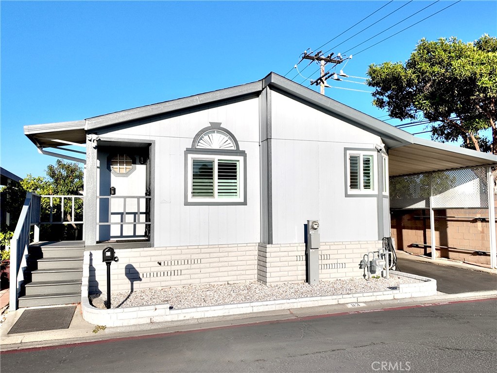 323 N Euclid 63