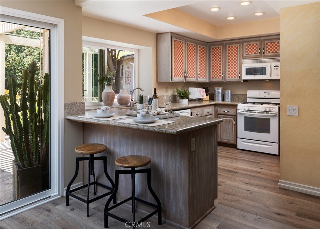 6049 E Mabury Avenue