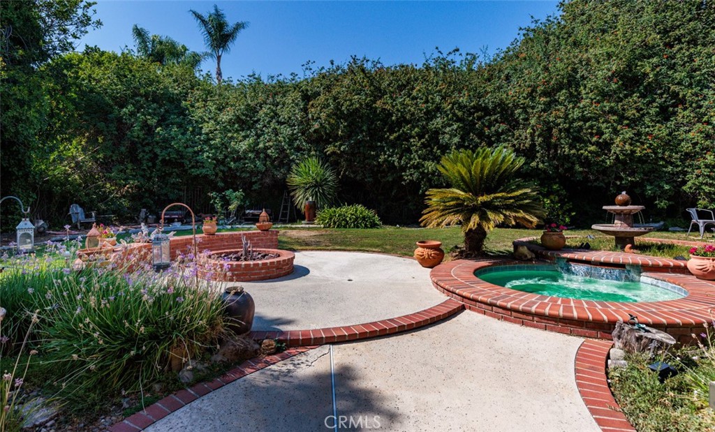 6049 E Mabury Avenue