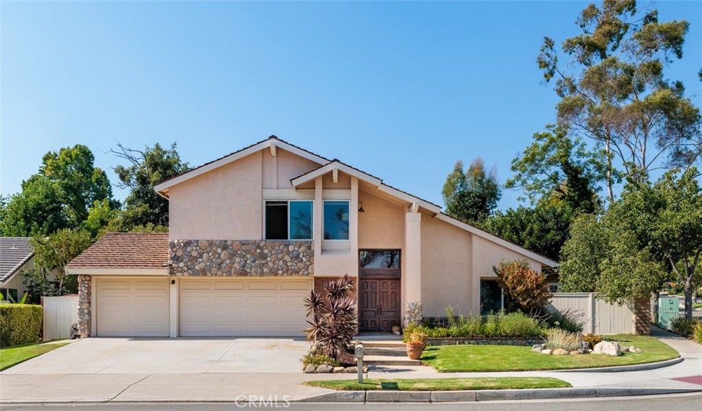 6049 E Mabury Avenue