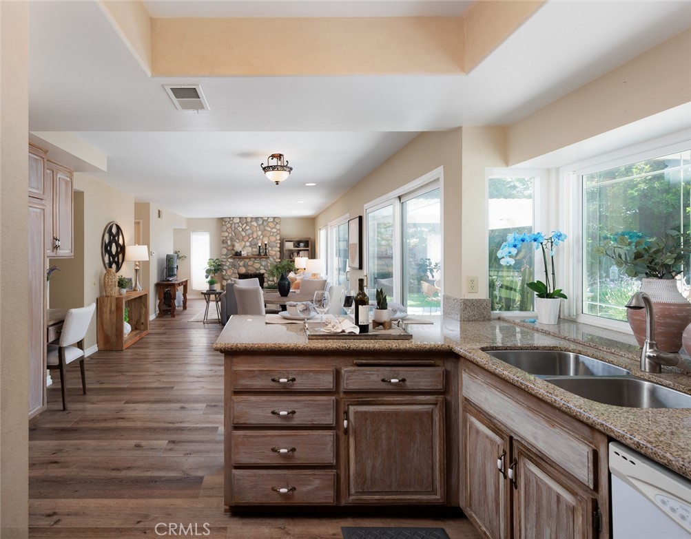 6049 E Mabury Avenue