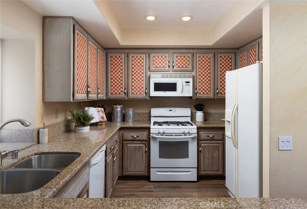 6049 E Mabury Avenue