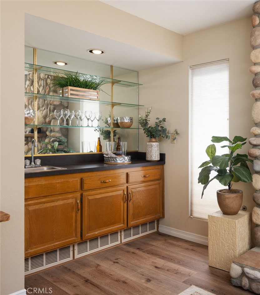 6049 E Mabury Avenue