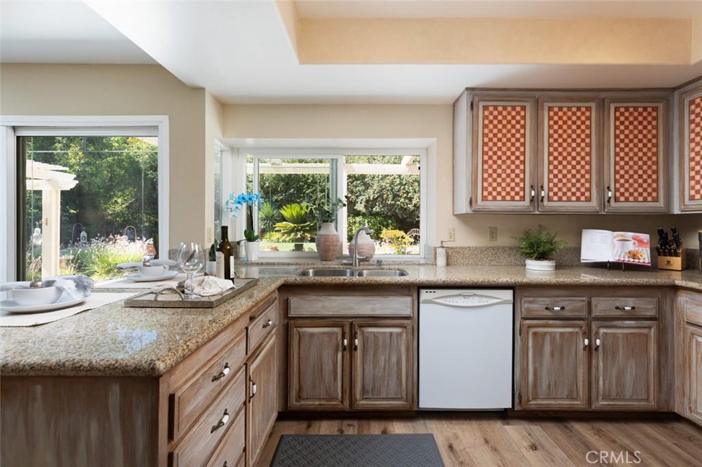 6049 E Mabury Avenue