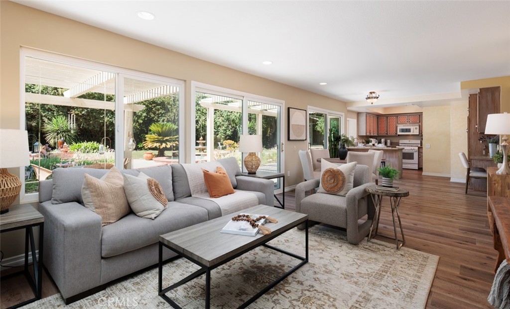 6049 E Mabury Avenue