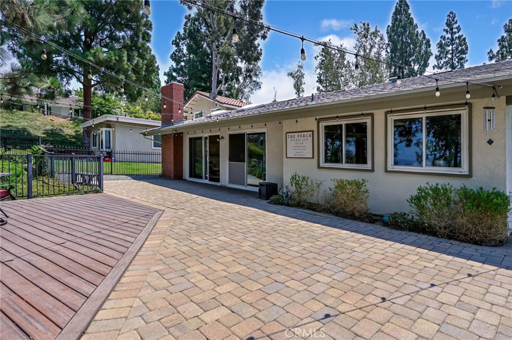 6587 E VIA ARBOLES