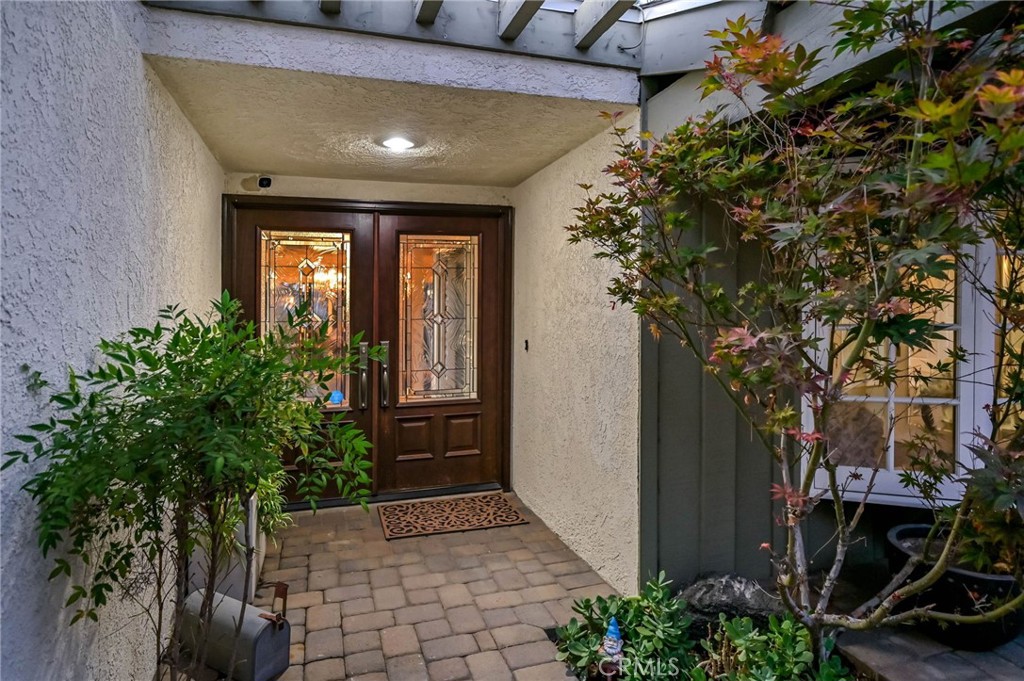 6587 E VIA ARBOLES
