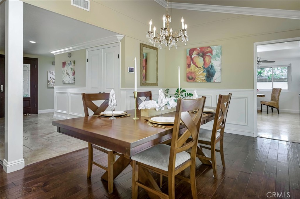 6587 E VIA ARBOLES