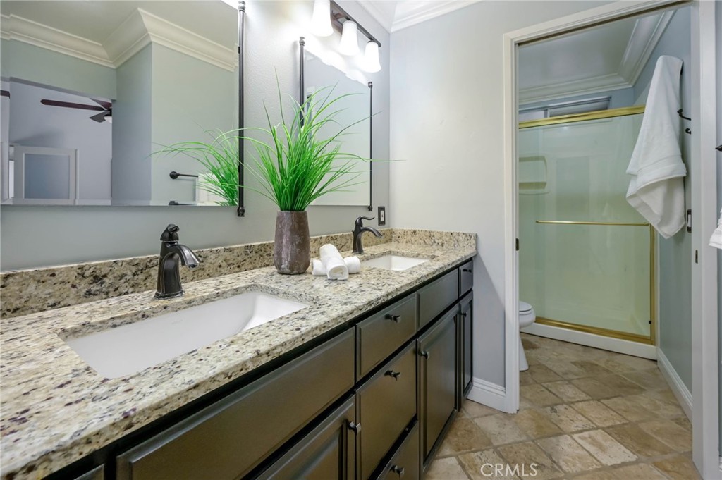 6587 E VIA ARBOLES