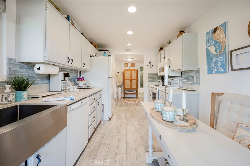 68 Corniche Drive B