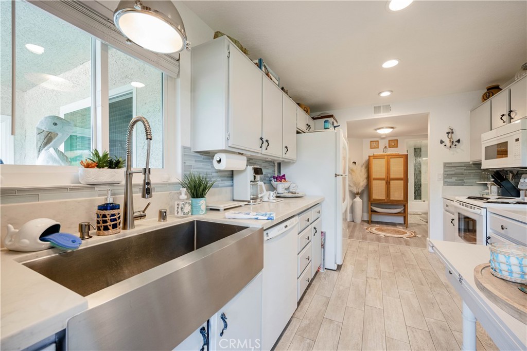 68 Corniche Drive B