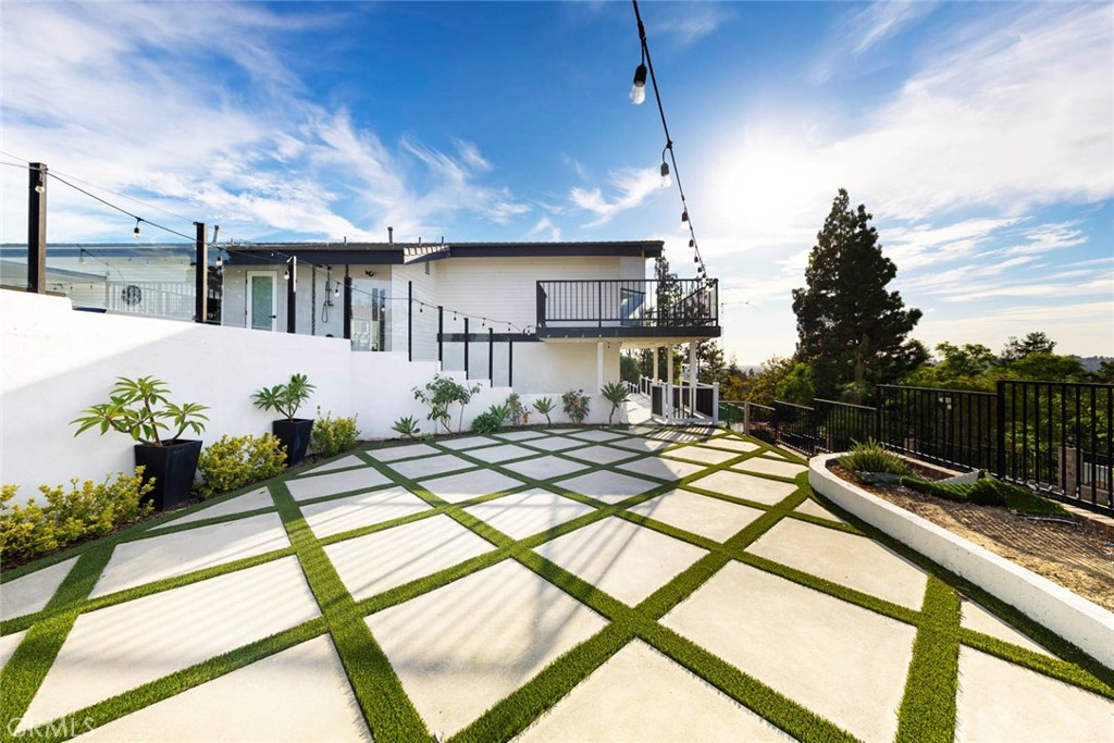 220 S Owens Drive