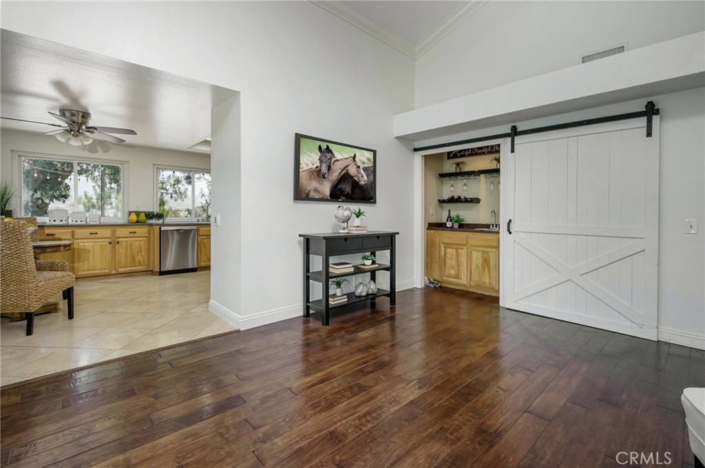 6587 E VIA ARBOLES