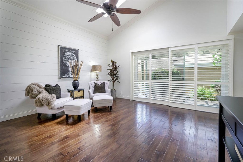 6587 E VIA ARBOLES