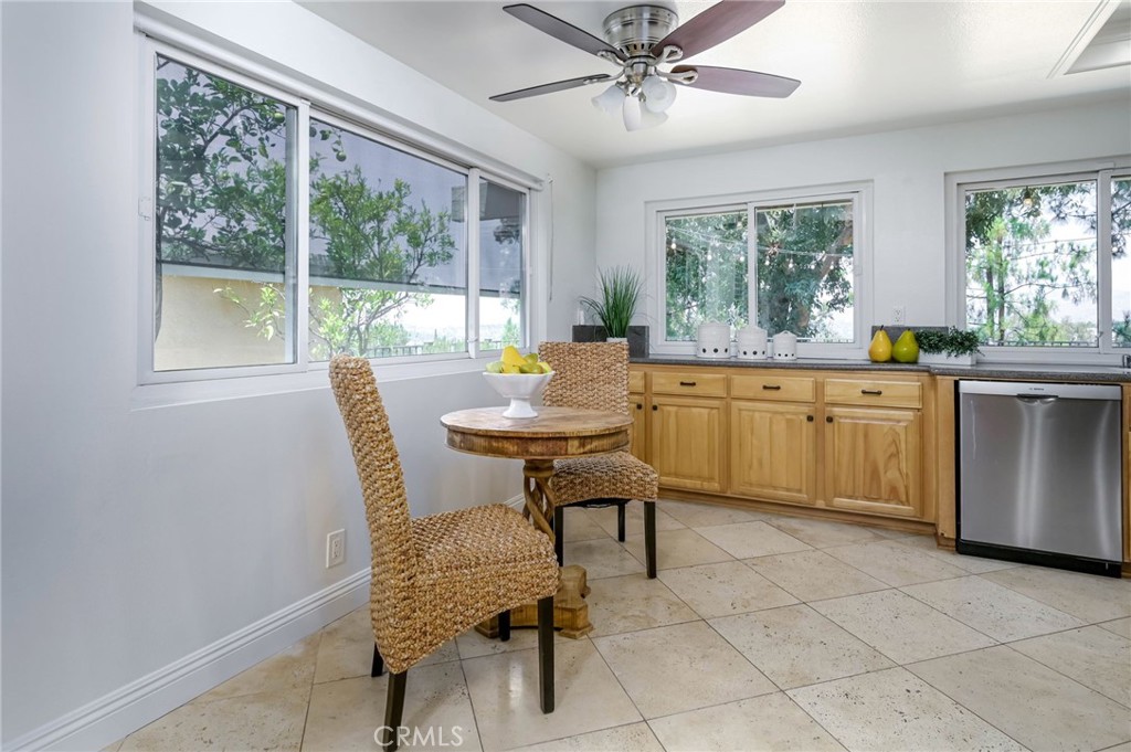 6587 E VIA ARBOLES