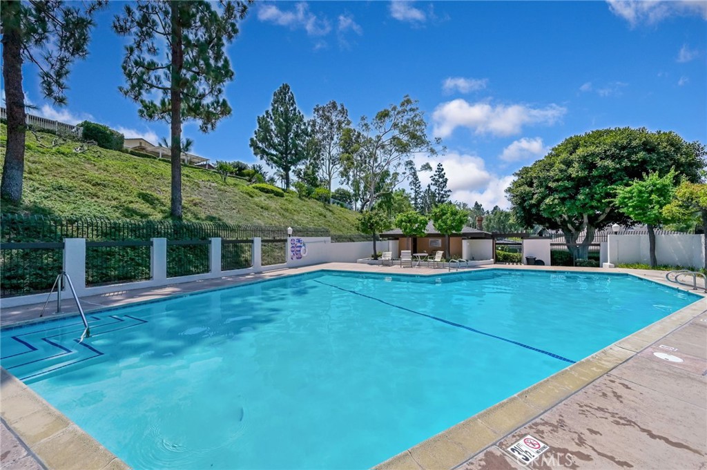 6587 E VIA ARBOLES