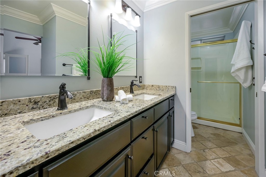 6587 E VIA ARBOLES