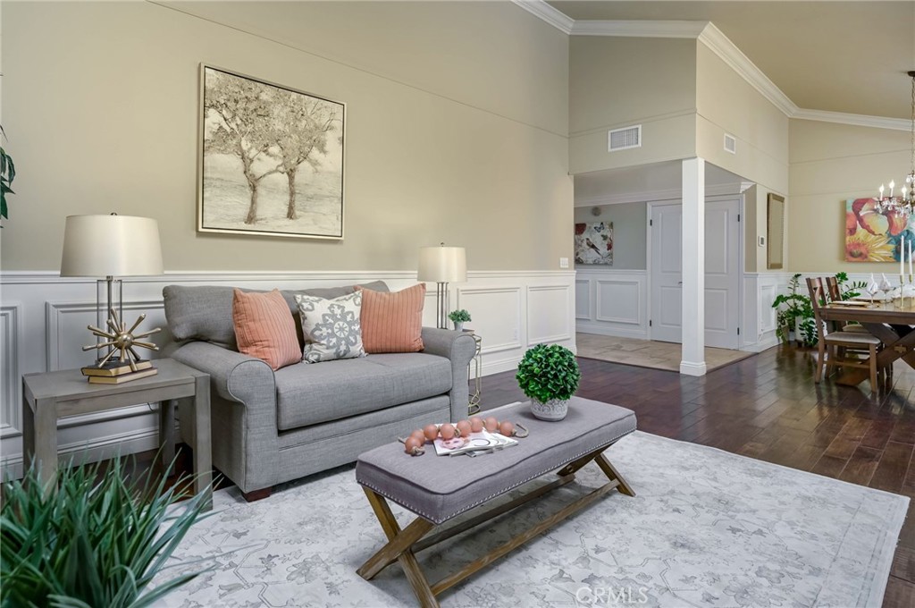 6587 E VIA ARBOLES