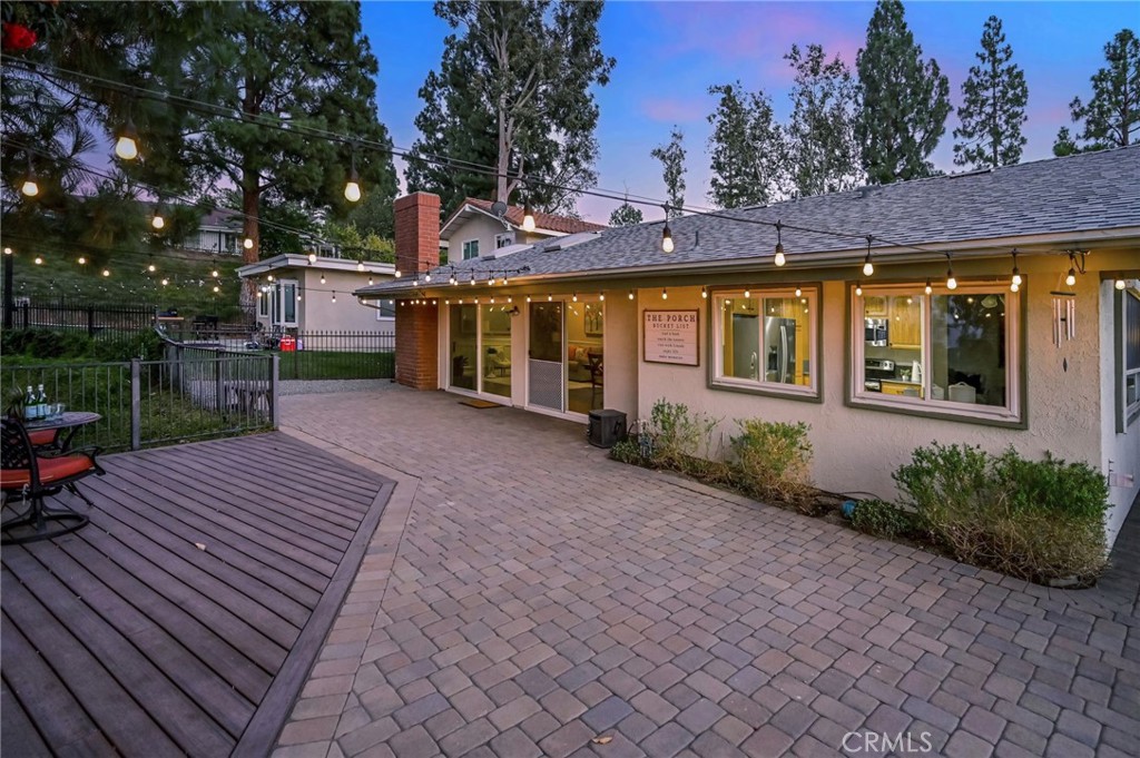 6587 E VIA ARBOLES