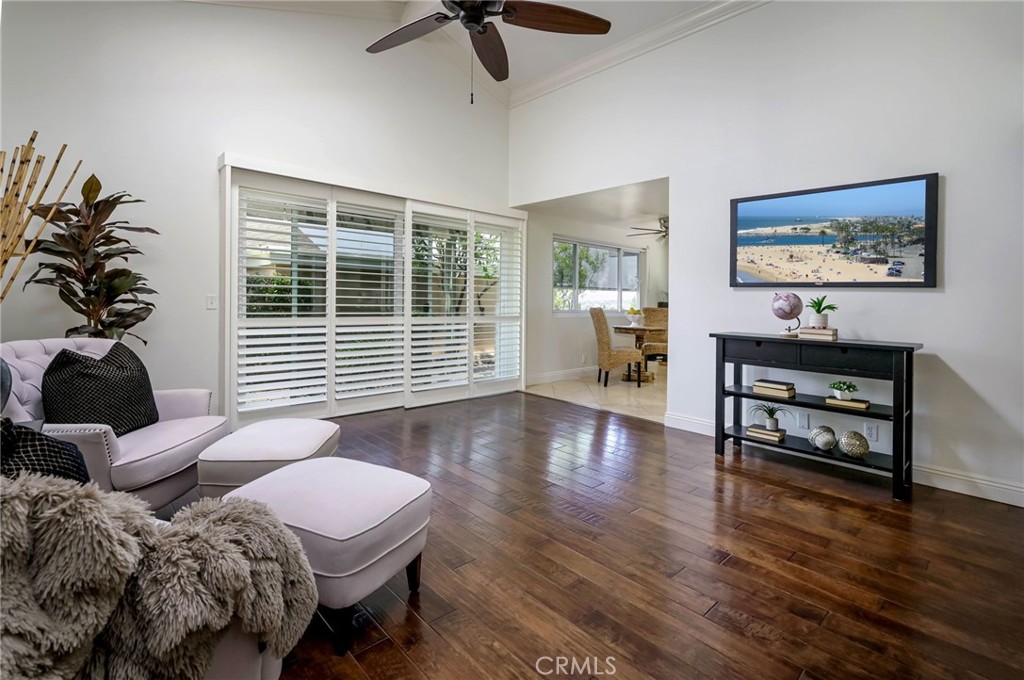 6587 E VIA ARBOLES