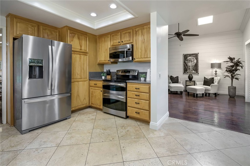 6587 E VIA ARBOLES