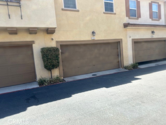 3028 E Via Fiano