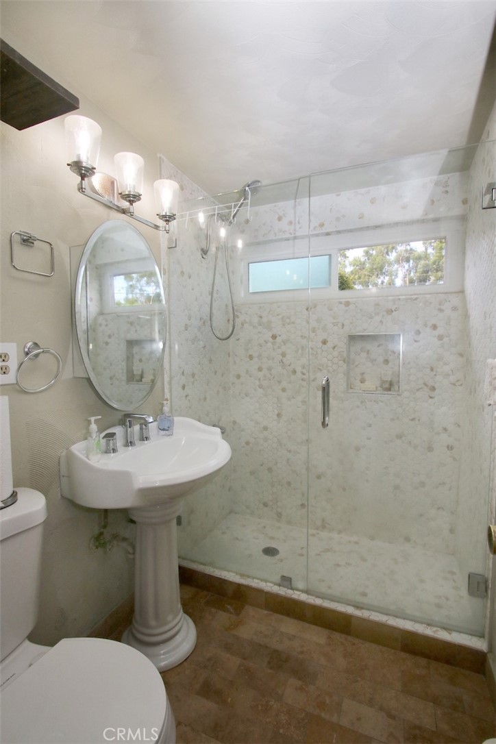 14422 VALLEY VIEW Avenue