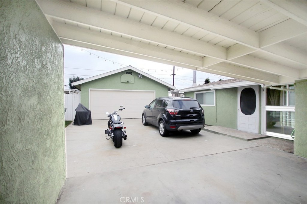 14422 VALLEY VIEW Avenue