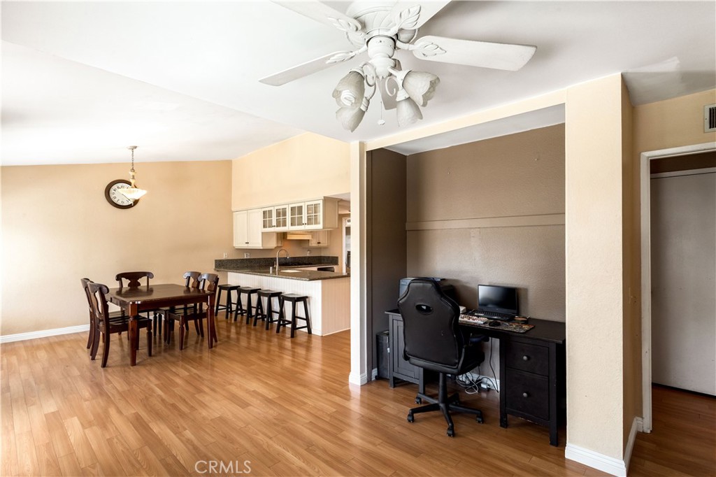 2707 S Del Norte Avenue