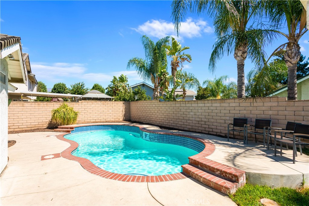 2707 S Del Norte Avenue