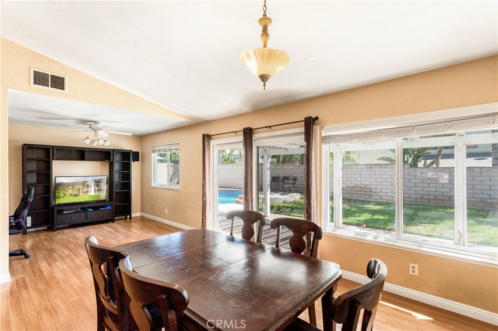 2707 S Del Norte Avenue