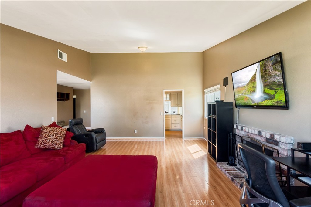 2707 S Del Norte Avenue