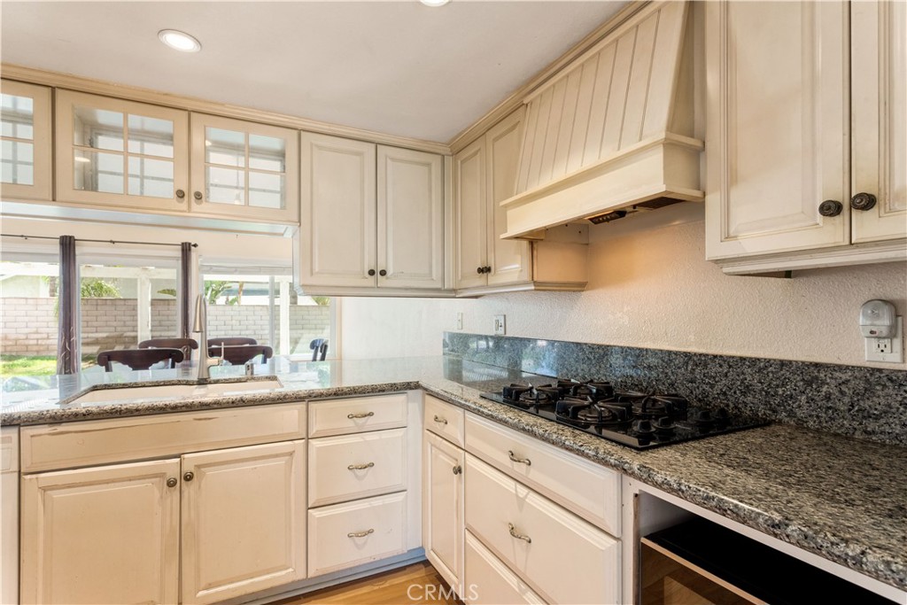 2707 S Del Norte Avenue