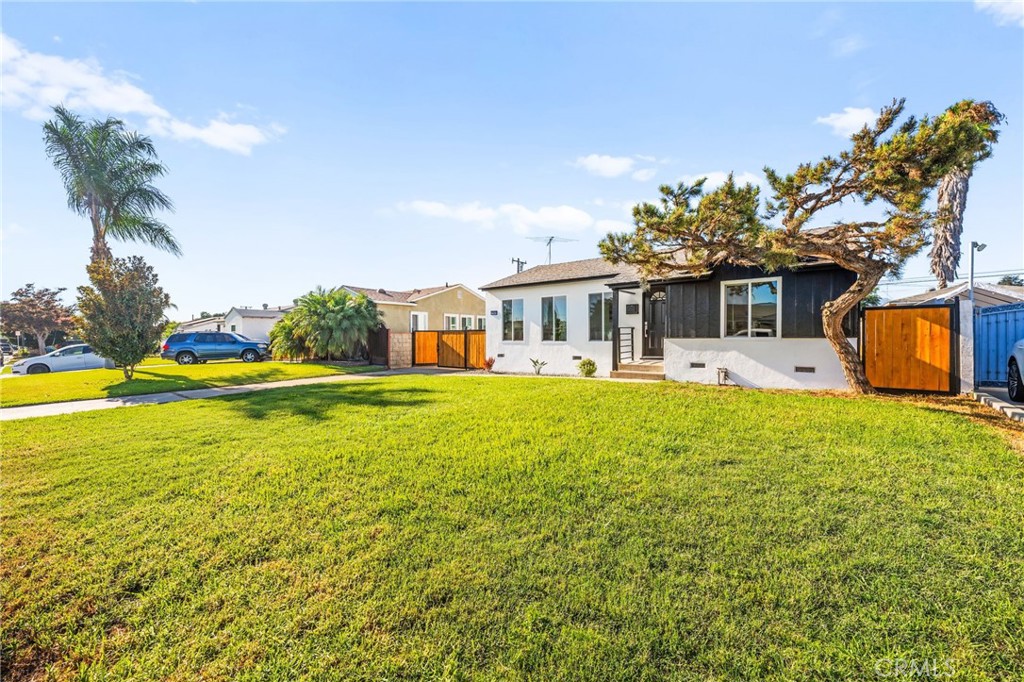 1531 E Mardina Street