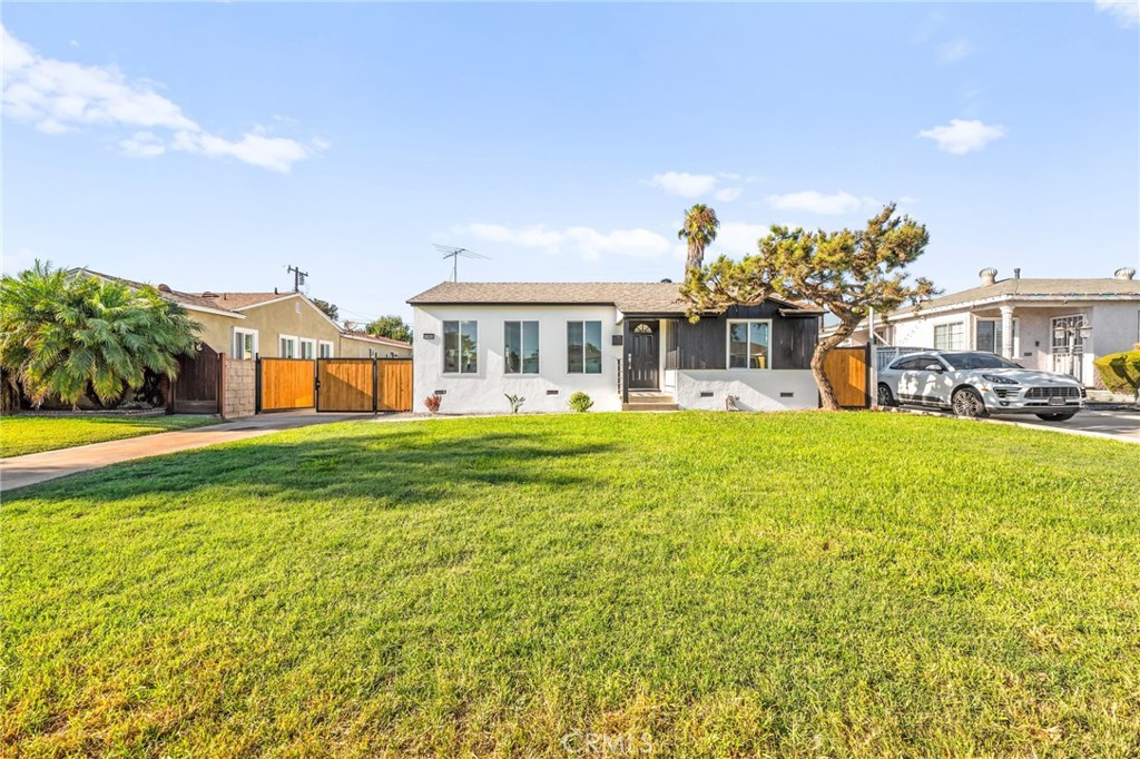 1531 E Mardina Street