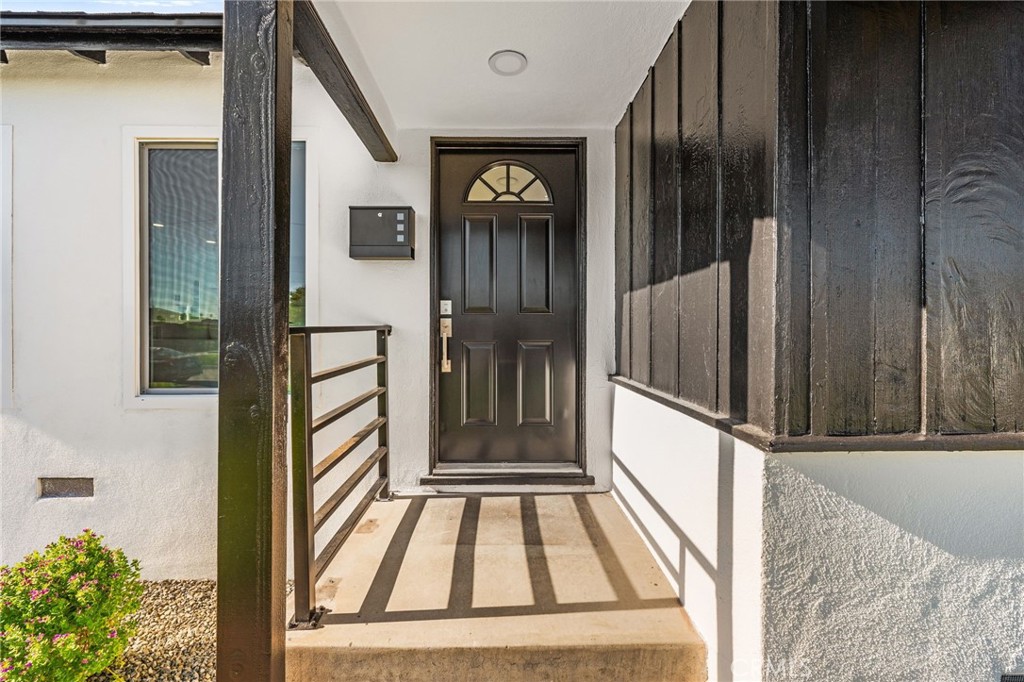 1531 E Mardina Street