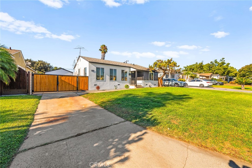 1531 E Mardina Street