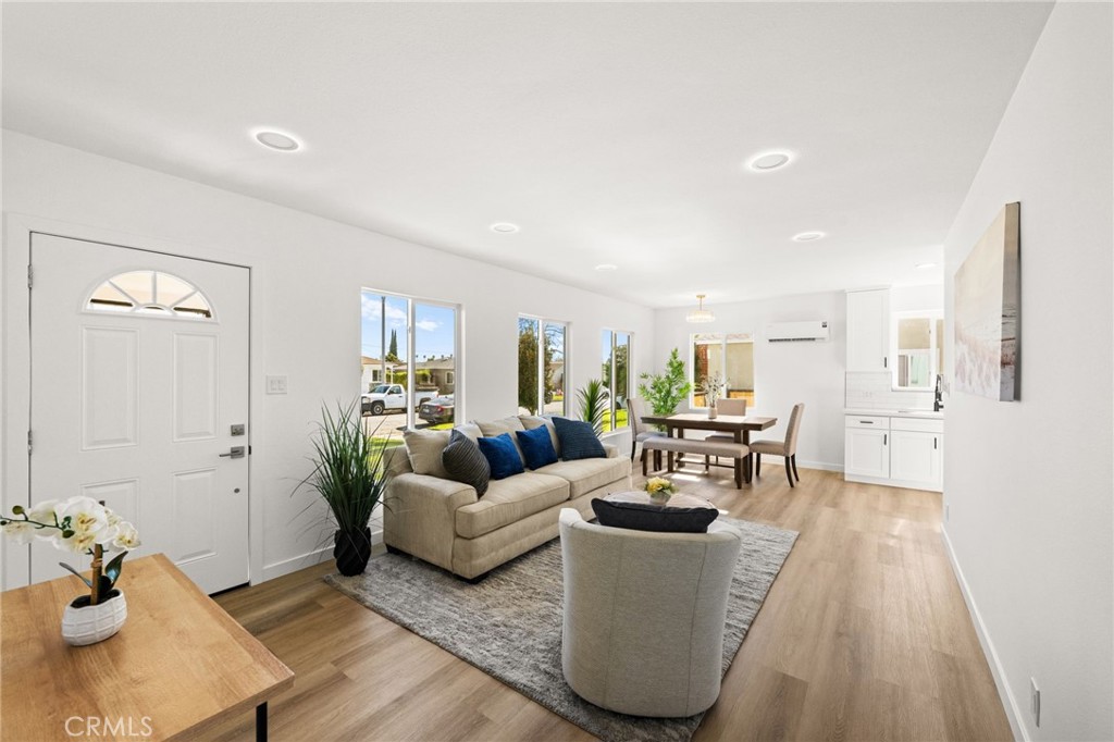 1531 E Mardina Street