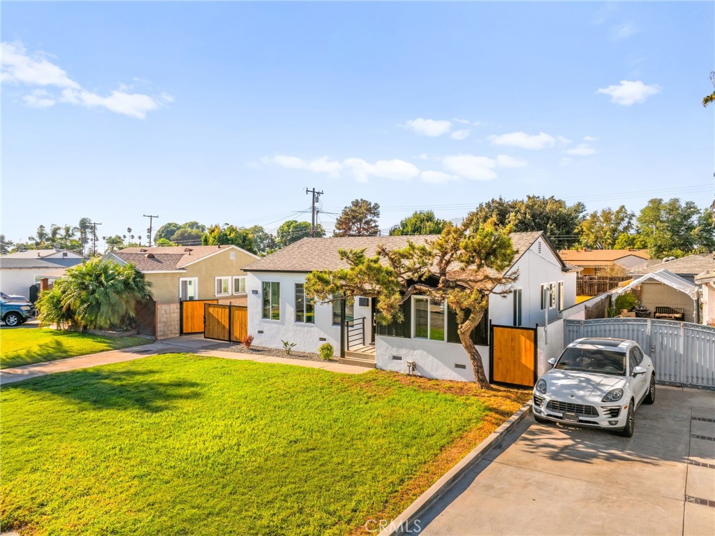 1531 E Mardina Street