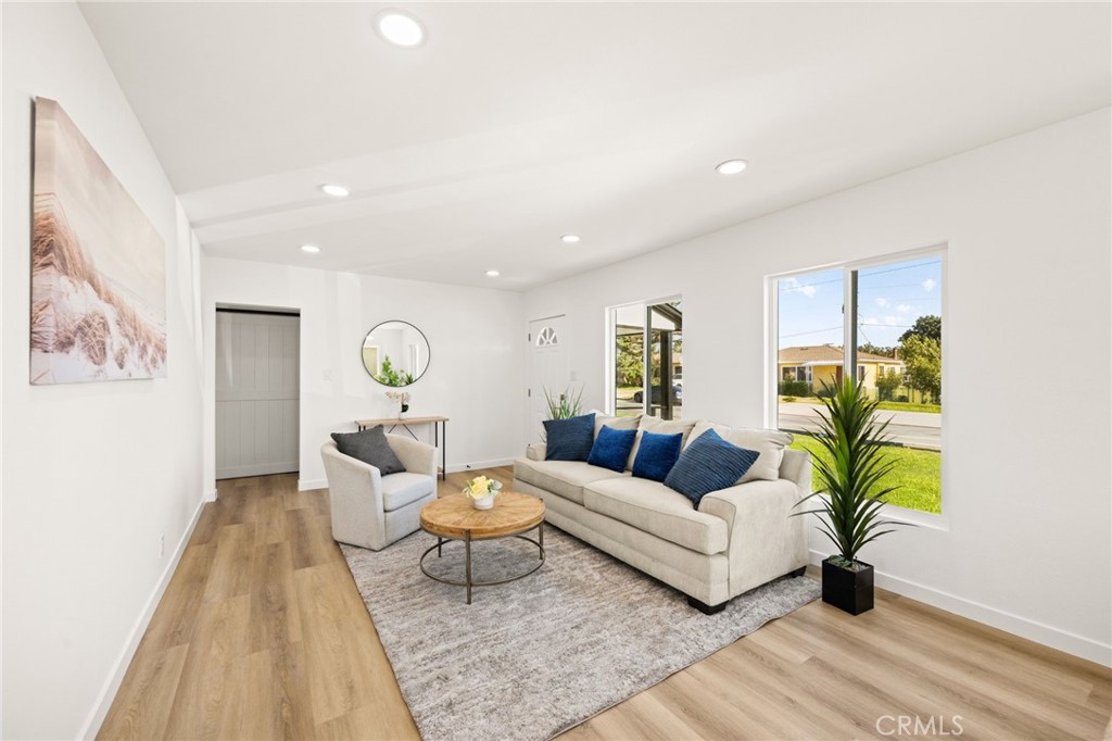 1531 E Mardina Street