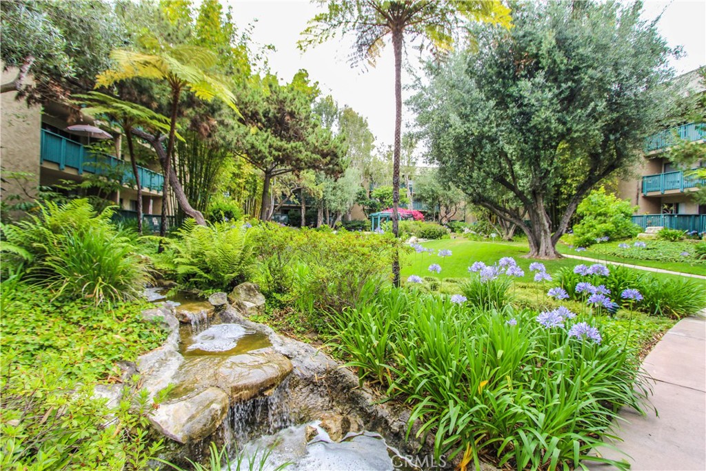 564 N Bellflower Boulevard 218