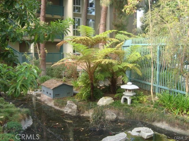 564 N Bellflower Boulevard 218