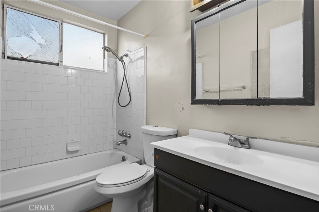 11140 Montlake Drive